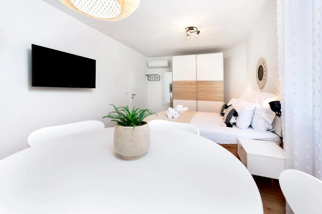 Bed&Breakfast Bohemian Rovinj 4*,  Croatia
